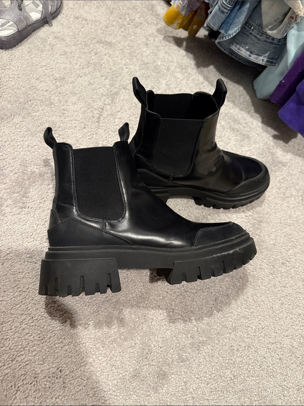 Zara Black Chelsea Lug Sole chunky Boots - Women's